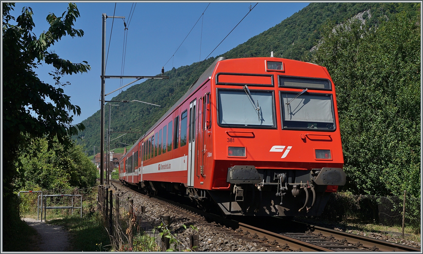 Auf dem Weg in Richtung Bahnhof von Ligerz wurde ich von diesem CJ Pendelzug überrascht. Ich vermute er ist auf dem Weg zum Unterhalt nach Yverdon oder Bulle. 11. Juli 2025