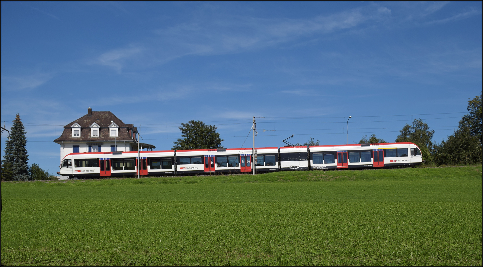 RABe 520 012 'Hallwil' auf dem Weg nach Lenzburg. Hochdorf, September 2024.