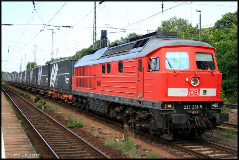 DB 233 281-5 mit dem  Ford-Zug  (ex 232 281-6, gesichtet Berlin Wannsee, 19.06.2009)