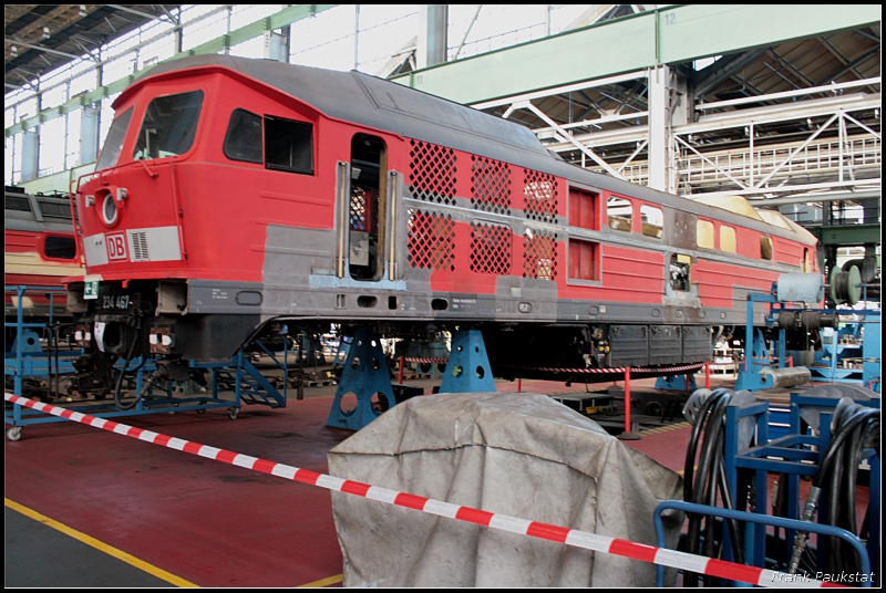 DB 234 467-9 erh�lt eine komplette Hauptuntersuchung. Sch�den im Rahem werden beseitigt, der Motor �berpr�ft und die Lok bekommt neue Rads�tze (135 Jahre Werk Cottbus, Cottbus 19.09.2009 - Update: In Espenhain abgestellt)