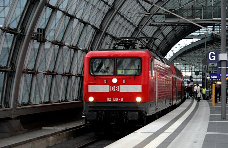 DB Regio 112 130-1 mit RE1 nach Frankfurt (Oder) (gesichtet Berlin Hauptbahnhof, 16.05.2009).
<p>
++ 07.05.2019 bei Fa. Bender, Opladen