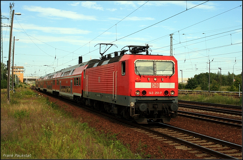 DB Regio 143 251-7 mit der RB14 nach Nauen (gesichtet Berlin Schönefeld, 01.08.2009)
<br><br>
- Update: ++ 03.2014 TSR Recycling GmbH & Co KG Magdeburg