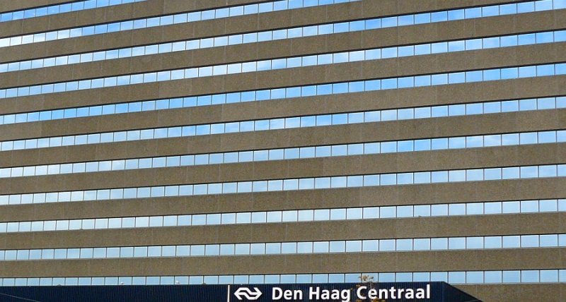 Den Haag Centraal Station (Hbf) gebaut 1973 fotografiert 2008. Mehr Bilder von der Bau u.a. auf diese Site : http://stationsweb.brinkster.net/station.asp?station=denhaagcs