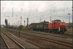 Kr�ftig zu k�mpfen hatte 294 696-1 mit dem gemischtem G�terzug (gesehen Magdeburg Eichenweiler 09.08.2010)