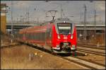 DB Regio 442 325 als RE7 nach W�nsdorf-Waldstadt am 07.04.2013 in Berlin Sch�nefeld Flughafen