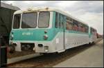 971 605, ehemals Usedomer Bderbahn (UBB), abgestellt auf einem Stumpfgleis am 18.04.2013 im Betriebswerk Cottbus (fotografiert von Strae, ex DR 171 805, ex DR 971 005, Umbau 1993 zum Steuerwagen, 1995 ausgemustert, zuletzt 2012 auf Usedom)