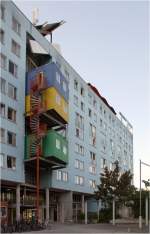 . Studentenwohnhaus 'Europahaus' in Konstanz -

Die Ostseite mit den angehängten Container.

September 2014 (Matthias)