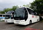 Neoplan Tourliner von Bus Travel  aus der CZ,dahinter ein Neoplan Cityliner von Dr.