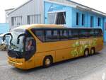 Neoplan Tourliner von Schießer aus Deutschland im Stadthafen Sassnitz.