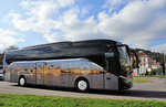 Setra 515 HD von Scenic Tours aus der SK in Krems gesehen.