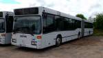 Ein Mercedes-Benz O 405 GN2 von Eistal-Bus GmbH, abgestellt auf einem Parkplatz in Hettenleidelheim am 03.10.2012.