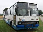 Ikarus 280 vom DDR-Museum Dargen (ex KVG Ribnitz-Damgarten (RDG-K 45)) in Dargen.