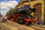 Als DR 50 3610 am Lokschuppen w�hrend des 15. Berliner Eisenbahnfest stand, war sie sofort umlagert. Die Dampflokfreunde Berlin e.V. hatten am 15.09.2018 wieder auf das Gel�nde des ehemaligen Betriebshofs Sch�neweide geladen.