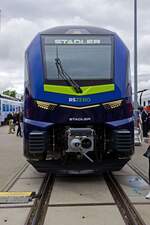 W�hrend der RSZero in manchen Designaspekten, wie den trapezf�rmigen Fenstern, an seinen Vorg�nger ankn�pft, haben die Fronten ein eigenst�ndiges Design erhalten.