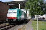 ATC E 186 242 als Ausstellungslok. Sie bekommt die ungarische Zugsicherung (NVR-Nummer: 91 80 6186 242-4D-BTK, Tag der offenen T�r Bombardier, Hennigsdorf 16.05.2009).
