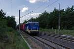 Es geh�rt einiges Gl�ck dazu in der Umgebung von Berlin auf eine Lok der Baureihe 140 zu treffen. Genau p�nktlich mit einer Fotowolke (man kann nicht alles haben...) erschien am 19.07.25 140 761 der evb und zeigte, dass auch eine 55 Jahre alte Lok dem aktuellen Bahnbetrieb noch gewachsen ist.