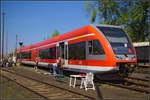 Zu Gast beim Fr�hjahrsfest der Dampflokfreunde Berlin e.V. am 21.04.2018 war auch 646 008-2 von DB Regio Nordost. Besonders die kleinen Besucher in Berlin-Sch�neweide wollten einmal in den F�hrerstand des GTW 2/6 und den Gashebel bet�tigen.