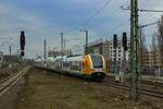 Auf der Fahrt in Richtung Frankfurt (Oder) f�hrt 3462 003 am 13.12.22 aus Berlin-Ostkreuz aus.