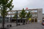 Nicht gerade ein Sch�nheit....
Das Empfangsgeb�ude vom Bahnhof Limburg an der Lahn am 14.07.2012.