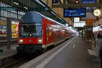 Steuerwagenvoraus erreicht der RB 39926 nach Heilbronn Hbf am 09.09.2017 den Hauptbahnhof Stuttgart.