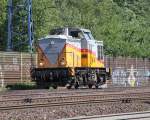 202 970-5 Bei der Durchfahrt im Bahnhof Hamburg-Harburg.(04.06.2011)