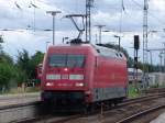 101 026-3 beim Rangieren im Bahnhof Stralsund.(28.08.10)