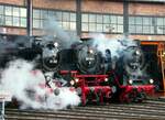 01 202; 001 180-9 und 01 2066-7 in Dresden Altstadt beim 7. Dampfloktreffen, Nachtfotoparade am 17.04.2015.