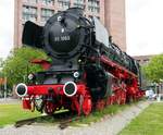 01 1063 auf dem Sockel in Braunschweig am 16.06.2014.