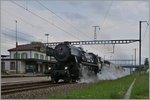 Die VVT 52 221 mit ihrem Extrazug 30502 bei der Durchfahrt in Chavornay.