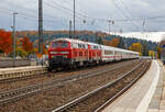 In Doppeltraktion fahren die DB 218 435-6 und die DB 218 483-6 mit dem IC 2012 „Allgäu“ (Oberstdorf - Kempten(Allgäu)Hbf - Stuttgart Hbf - Köln Hbf - Bochum Hbf) durch den