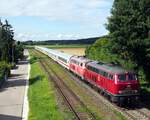 218 155-0 und 218 mit IC Allg�u fahren durch V�hringen am 02.08.2021.
