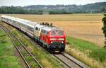 Kleiner Nachtrag: 218 424-0 und eine weitere 218 türkis beige mit IC 2013 Allgäu auf dem Weg nach Oberstdorf in Vöhringen am 18-07-2023.