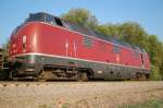 221 135-7 mit einem Materialzug bei Senden am 29.04.2007.