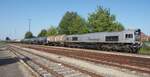 Class 66 DE 670 Rhein-Cargo mit Kesselwagenzug in V�hringen am 18.09.2020.