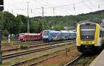 Eine bunte Mischung in Ulm Hbf: DB 622 041; Go-Ahead Bayern 462 009-8 und DB Bw bewegt 612 521 am 20.05.2023 in Ulm Hbf.