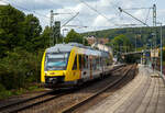 Der VT 252 (95 80 0648 152-6 D-HEB / 95 80 0648 652-5 D-HEB) ein Alstom Coradia LINT 41 der HLB (Hessische Landesbahn), ex Vectus VT 252, verlässt am 21.08.2021, als RB 90  Westerwald-Sieg-Bahn 