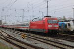 101 132 mit  IC 2263(Rostock-Hamburg)bei der Ausfahrt im Rostocker Hbf.10.04.2026