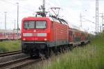 112 107-8 mit RE5 von Lutherstadt Wittenberg nach Rostock Hbf bei der Einfahrt im Rostocker Hbf.29.05.2015