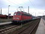 115 346,mit dem EC 379 Binz-Brno,hatte am 09.September 2010 den vorderen Stromabnehmer angelegt,weil am Schlu� 101 030 bis Stralsund mitlief.