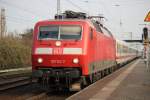 120 122-7 mit IC 2174(Hamburg-Warnem�nde)bei der Durchfahrt gegen 18:13 Uhr im Haltepunkt Rostock-Bramow.10.04.2015