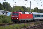 120 132-6 mit EC 178(Prag-Warnem�nde)bei der Durchfahrt in Rostock-Marienehe.01.08.2015