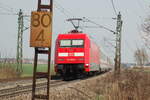 101 006-5 mit IC in Neu-Ulm Pfuhl am 09.04.2009.