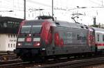 101 110-5 mit Werbung für Eintracht Frankfurt mit IC in Ulm am 12.08.2014.