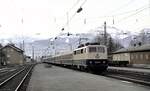 111 041-0 mit D-Zug in Prien am 23.03.1981.