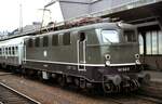 141 142-0 mit Nahverkehrszug in Koblenz am 16.10.1982.