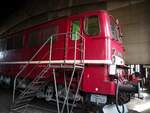 242 002-4 im Sächsischen Eisenbahnmuseum Chemnitz am 19.04.2017.
