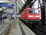 143 967 mit Dosto RE zum Flughafen Dresden im Hbf am 11.04.2016.