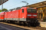 Trier Hauptbahnhof am 17 Juni 2013: Als der RE 1 Koblenz RE 1 Koblenz – Trier – Saarbr�cken, noch „Mosel-Saar-Express“ und nicht S�WEX (S�dwest-Express) hie�. Die 143 129-5 (91 80 6143 129-5 D-DB) der DB Regio S�dwest mit dem RE 1 von Koblenz nach Saarbr�cken beim Halt im Hauptbahnhof Trier.

Die Lok wurde 1986 bei LEW (VEB Lokomotivbau Elektrotechnische Werke Hans Beimler Hennigsdorf) unter der Fabriknummer 18505 gebaut und als DR 243 129-4 an die Deutsche Reichsbahn geliefert. Zum 01.01.1992 erfolgte die Umzeichnung in DR 143 129-5 und zum 01.01.1994 in DB 143 129-5. Ab dem 07.11.2018 war sie SSM Chemnitz (DB Stillstandsmanagement) abgestellt, am 11.02.2021 wurde sie bei Bender Rohstoff-Recycling e. K. in Leverkusen-Opladen zerlegt.