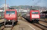 HGK 145 CL 015 und 101 089-1 mit IC in Ulm am 03.10.2007.
