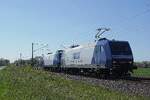 RBH 145 070 schleppt ein Kollegin durch St.Hülpe (unweit von Diepholz) am 23 April 2026.
